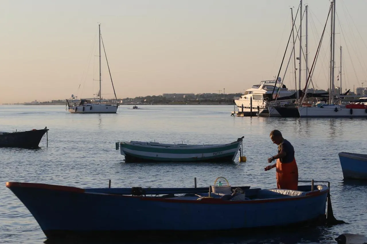 Holiday House Nel Cuore Di Bari 0*,